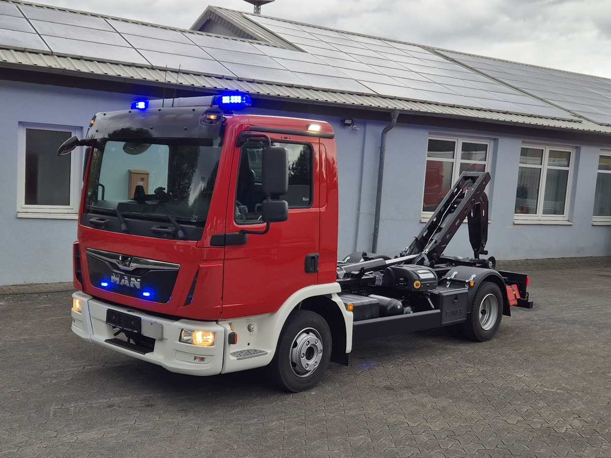 MAN TGL 8.190 Feuerwehrfahrzeug City Abrollkipper - Крюковой мультилифт: фото 1 MAN TGL 8.190 Feuerwehrfahrzeug City Abrollkipper - Крюковой мультилифт: фото 1
