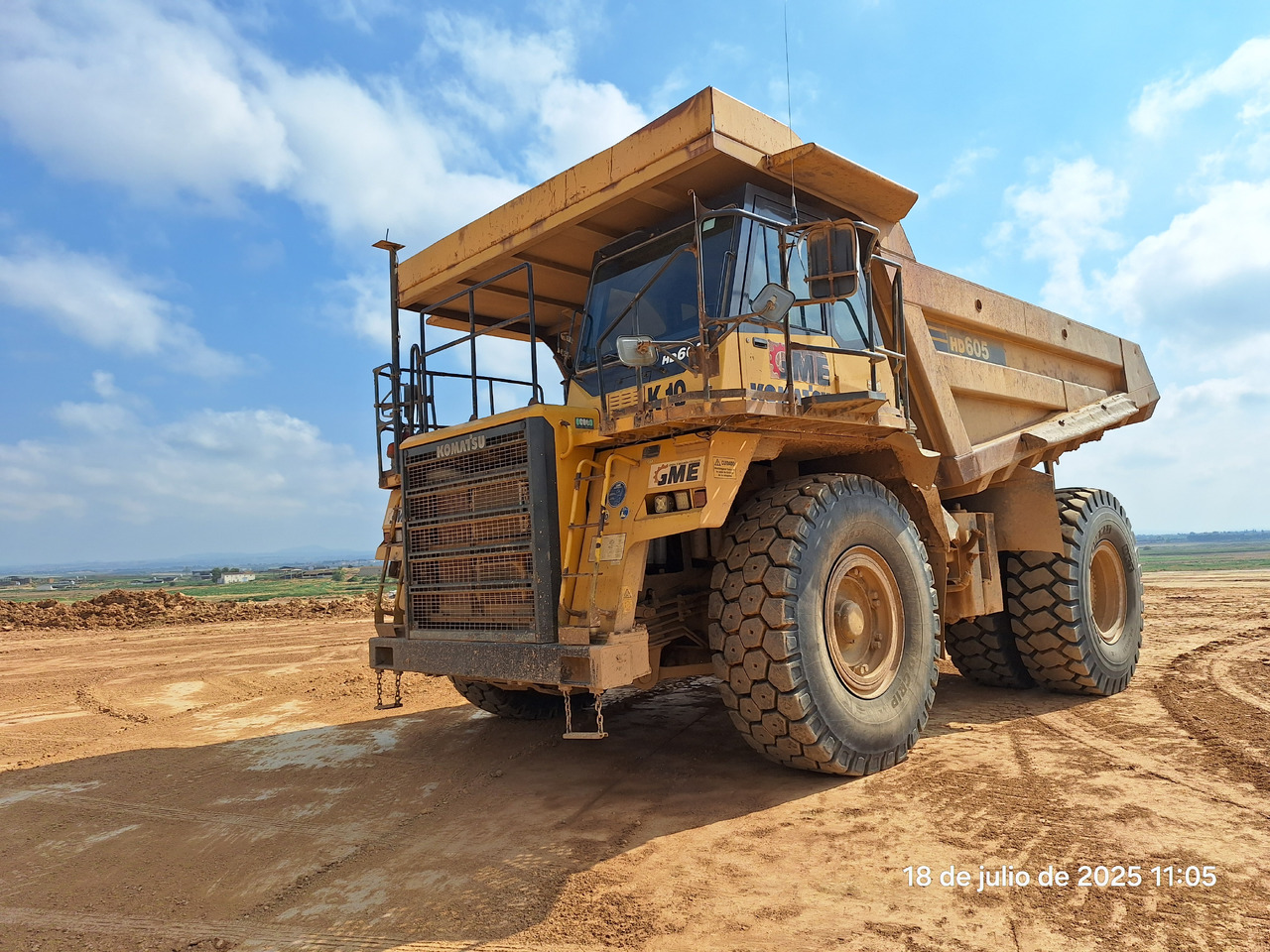 KOMATSU HD605 7-EO - Карьерный самосвал: фото 1 KOMATSU HD605 7-EO - Карьерный самосвал: фото 1