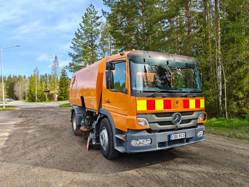 Bucher Cityfant 60 MB Atego - Подметально-уборочная машина: фото 3 Bucher Cityfant 60 MB Atego - Подметально-уборочная машина: фото 3