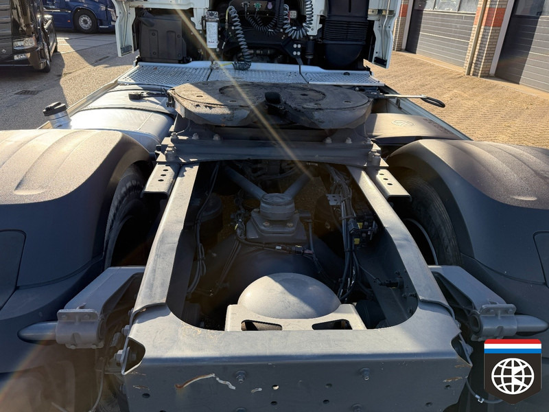 DAF XF 530 FT RETARDER / NIGHT CLIMA / SPOILER - Тягач: фото 5 DAF XF 530 FT RETARDER / NIGHT CLIMA / SPOILER - Тягач: фото 5