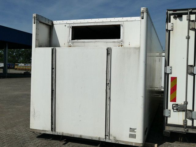 Isolierter Koffer, 7.350mm lang, Trennwand - Грузовик с закрытым кузовом: фото 2 Isolierter Koffer, 7.350mm lang, Trennwand - Грузовик с закрытым кузовом: фото 2