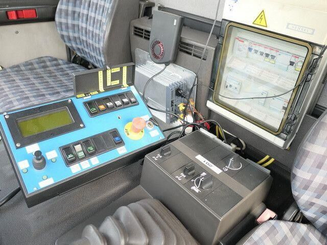 Подметально-уборочная машина Mercedes-Benz 1838 AK 4x4, Allrad, Kehrmaschine Schmidt: фото 16 Подметально-уборочная машина Mercedes-Benz 1838 AK 4x4, Allrad, Kehrmaschine Schmidt: фото 16