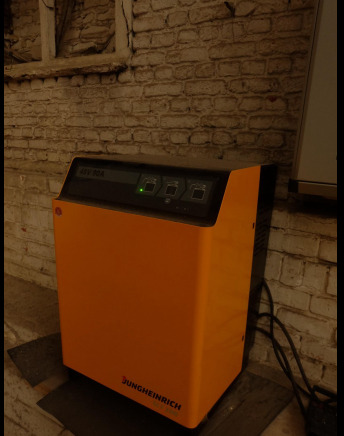 Ричтрак Chariot élevateur porté debout JUNGHENRICH ETV C20: фото 7 Ричтрак Chariot élevateur porté debout JUNGHENRICH ETV C20: фото 7