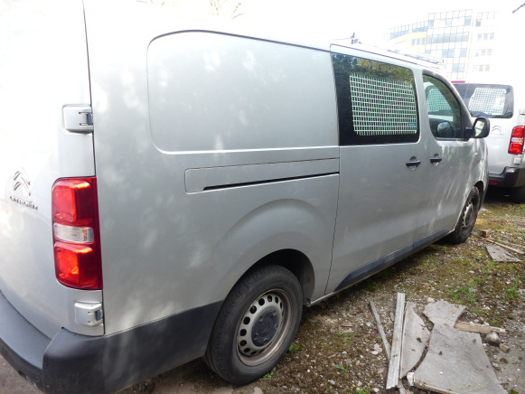REF:1-RGT-760 - Camionnette Citroen Jumpy (2016-86.466 km) - Numéro de châssis : VF7VFAHKHGZ075543 - Фургон: фото 3 REF:1-RGT-760 - Camionnette Citroen Jumpy (2016-86.466 km) - Numéro de châssis : VF7VFAHKHGZ075543 - Фургон: фото 3