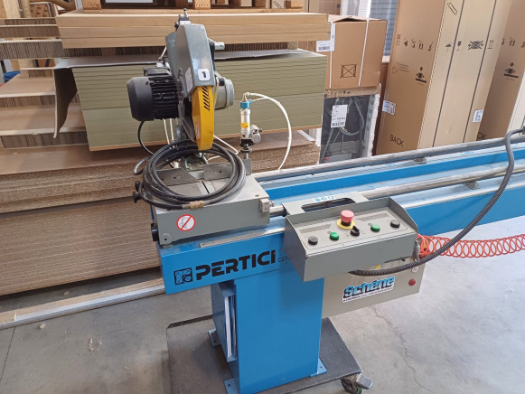 Scie à onglet double tête pour chassis Pertici Univer 332 IP - Деревообрабатывающий станок: фото 3 Scie à onglet double tête pour chassis Pertici Univer 332 IP - Деревообрабатывающий станок: фото 3