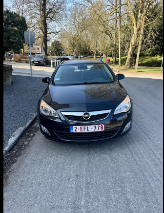 Voiture Opel Astra - Легковой автомобиль: фото 1 Voiture Opel Astra - Легковой автомобиль: фото 1