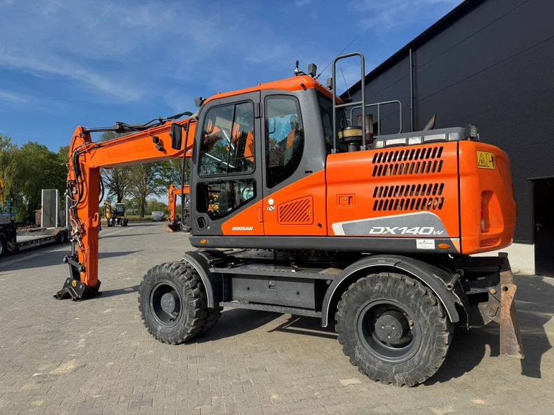 Doosan DX140-5 2018 - Колёсный экскаватор: фото 3 Doosan DX140-5 2018 - Колёсный экскаватор: фото 3