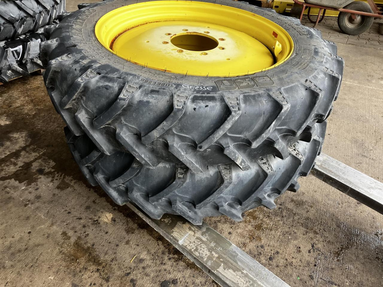 BKT 270/95R32 - Шина для Сельскохозяйственной техники: фото 1 BKT 270/95R32 - Шина для Сельскохозяйственной техники: фото 1