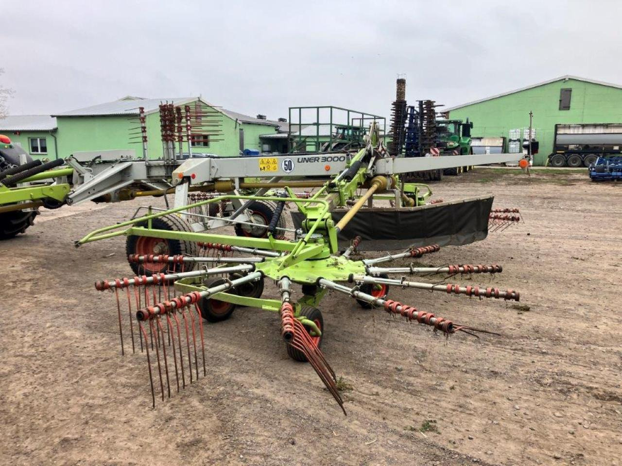 CLAAS Liner 3000 - Сеноворошилка: фото 5 CLAAS Liner 3000 - Сеноворошилка: фото 5