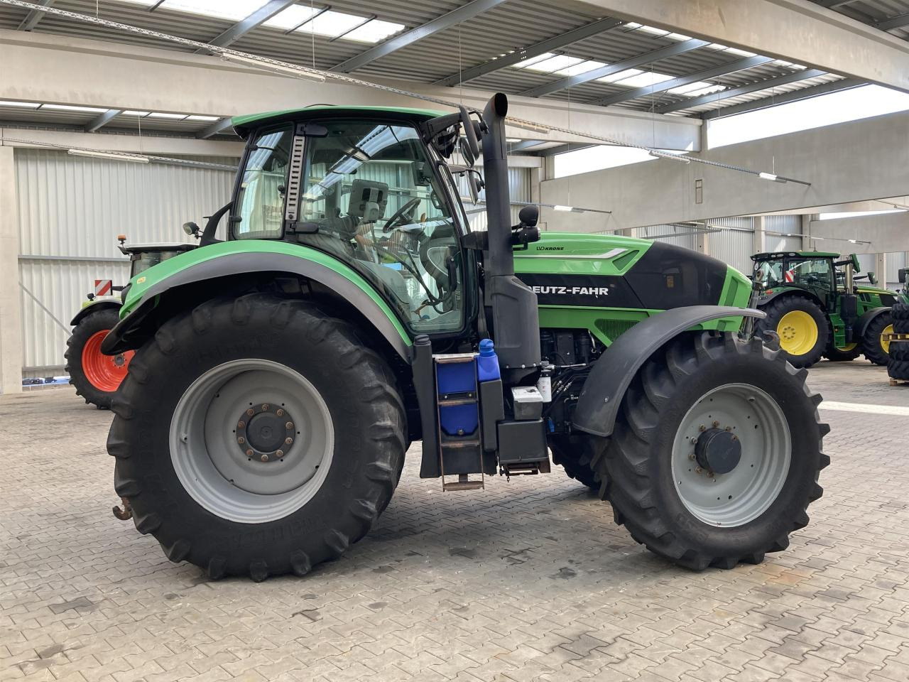 Deutz-Fahr 7250 TTV - Трактор: фото 5 Deutz-Fahr 7250 TTV - Трактор: фото 5