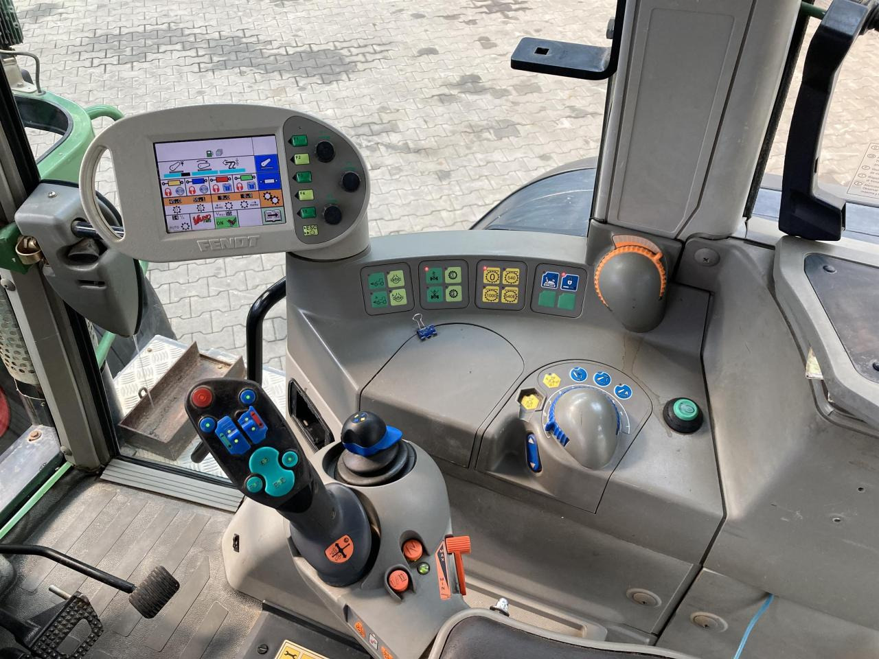 Трактор Fendt 818 Vario TMS: фото 13 Трактор Fendt 818 Vario TMS: фото 13