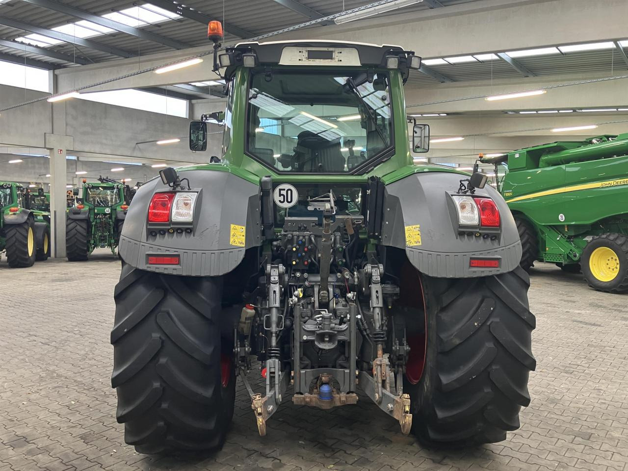 Fendt 826 Vario ProfiPlus - Трактор: фото 5 Fendt 826 Vario ProfiPlus - Трактор: фото 5