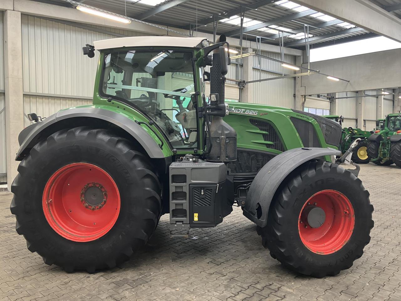 Fendt 826 Vario ProfiPlus - Трактор: фото 4 Fendt 826 Vario ProfiPlus - Трактор: фото 4