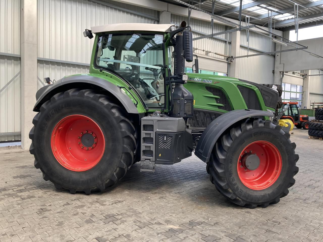 Fendt 828 Profi Plus - Трактор: фото 3 Fendt 828 Profi Plus - Трактор: фото 3