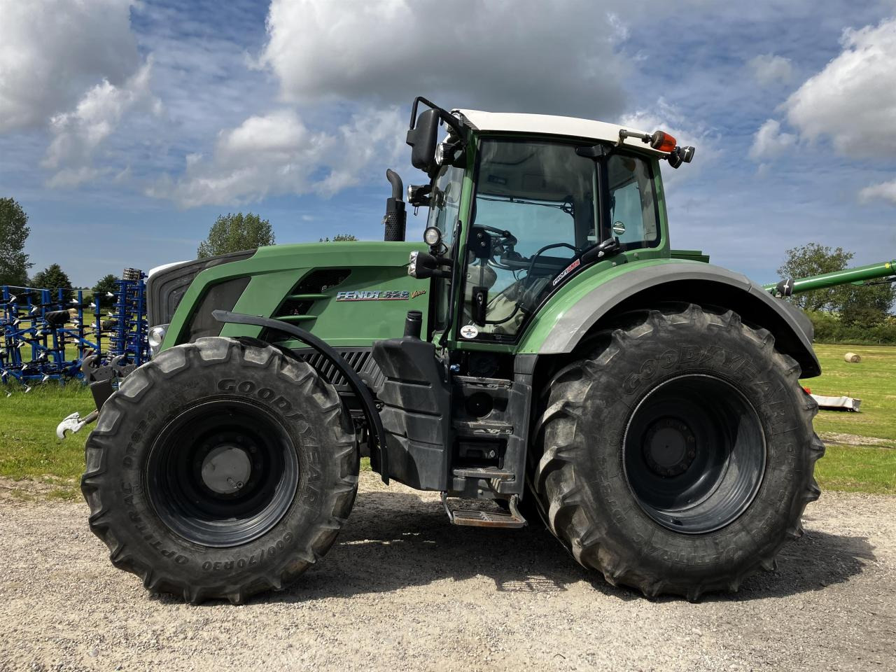 Fendt 828 Vario Profi Plus - Трактор: фото 1 Fendt 828 Vario Profi Plus - Трактор: фото 1