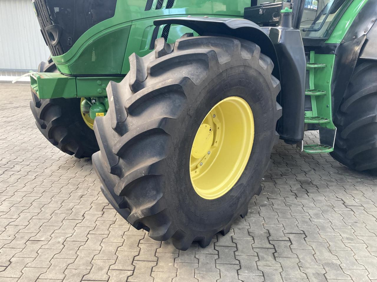John Deere 6170R - Трактор: фото 2 John Deere 6170R - Трактор: фото 2