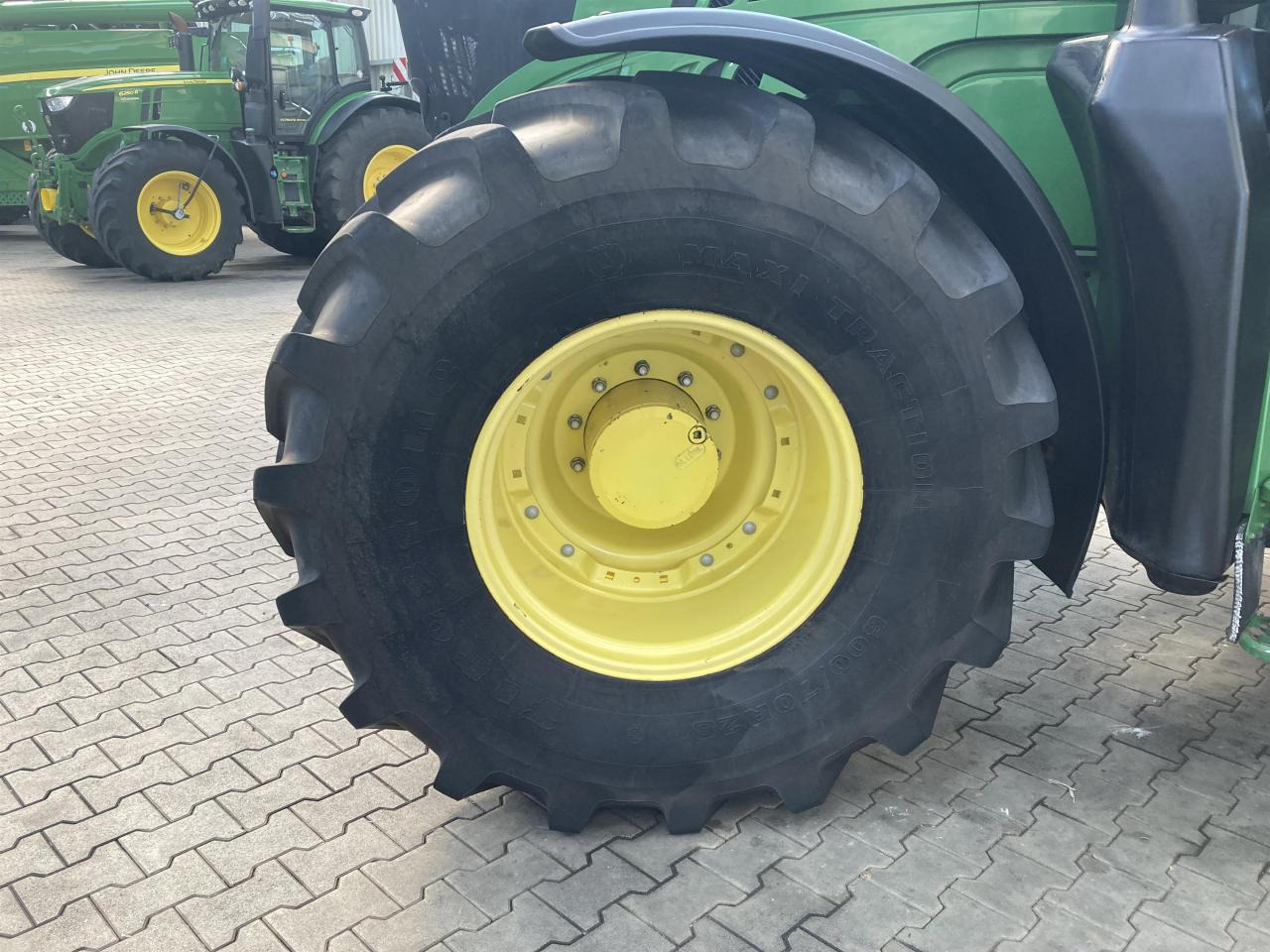 John Deere 6170R - Трактор: фото 3 John Deere 6170R - Трактор: фото 3