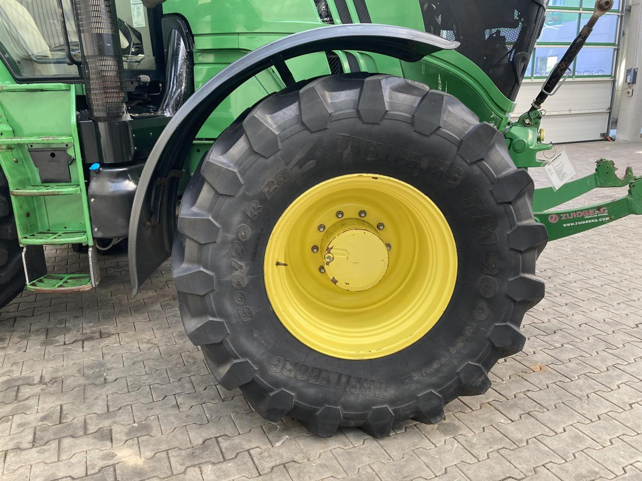John Deere 6190R - Трактор: фото 4 John Deere 6190R - Трактор: фото 4