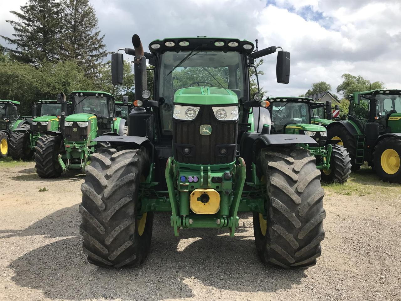 John Deere 6215R - Трактор: фото 3 John Deere 6215R - Трактор: фото 3