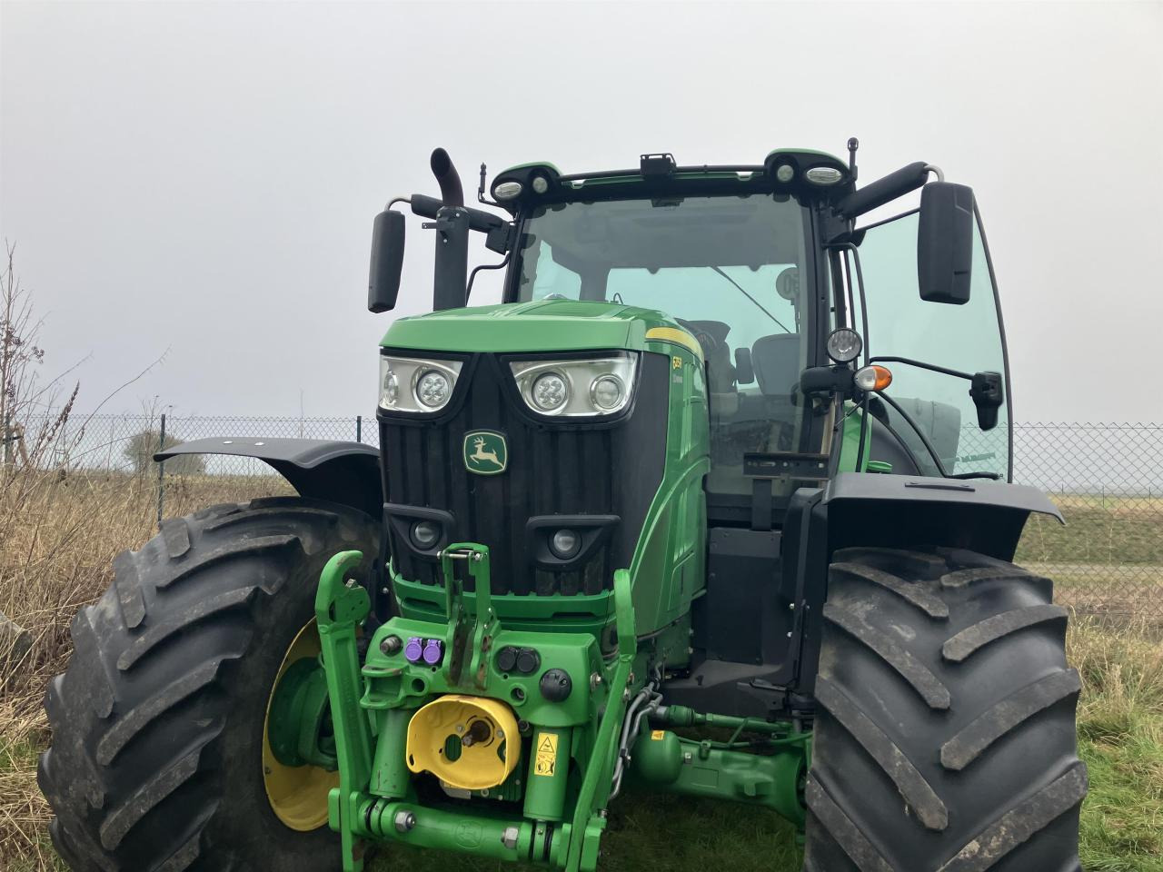 John Deere 6215R - Трактор: фото 4 John Deere 6215R - Трактор: фото 4
