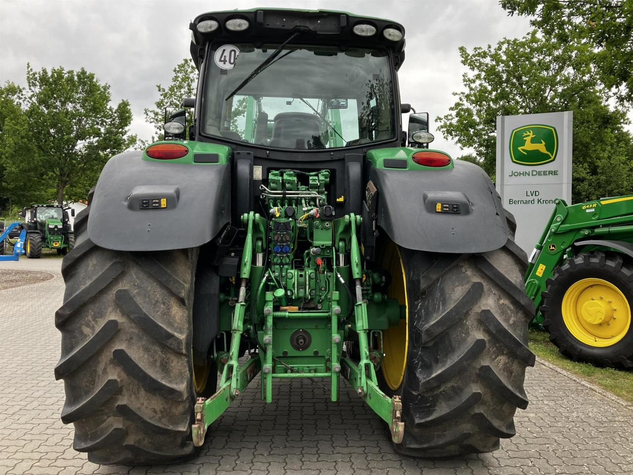 John Deere 6215R - Трактор: фото 5 John Deere 6215R - Трактор: фото 5