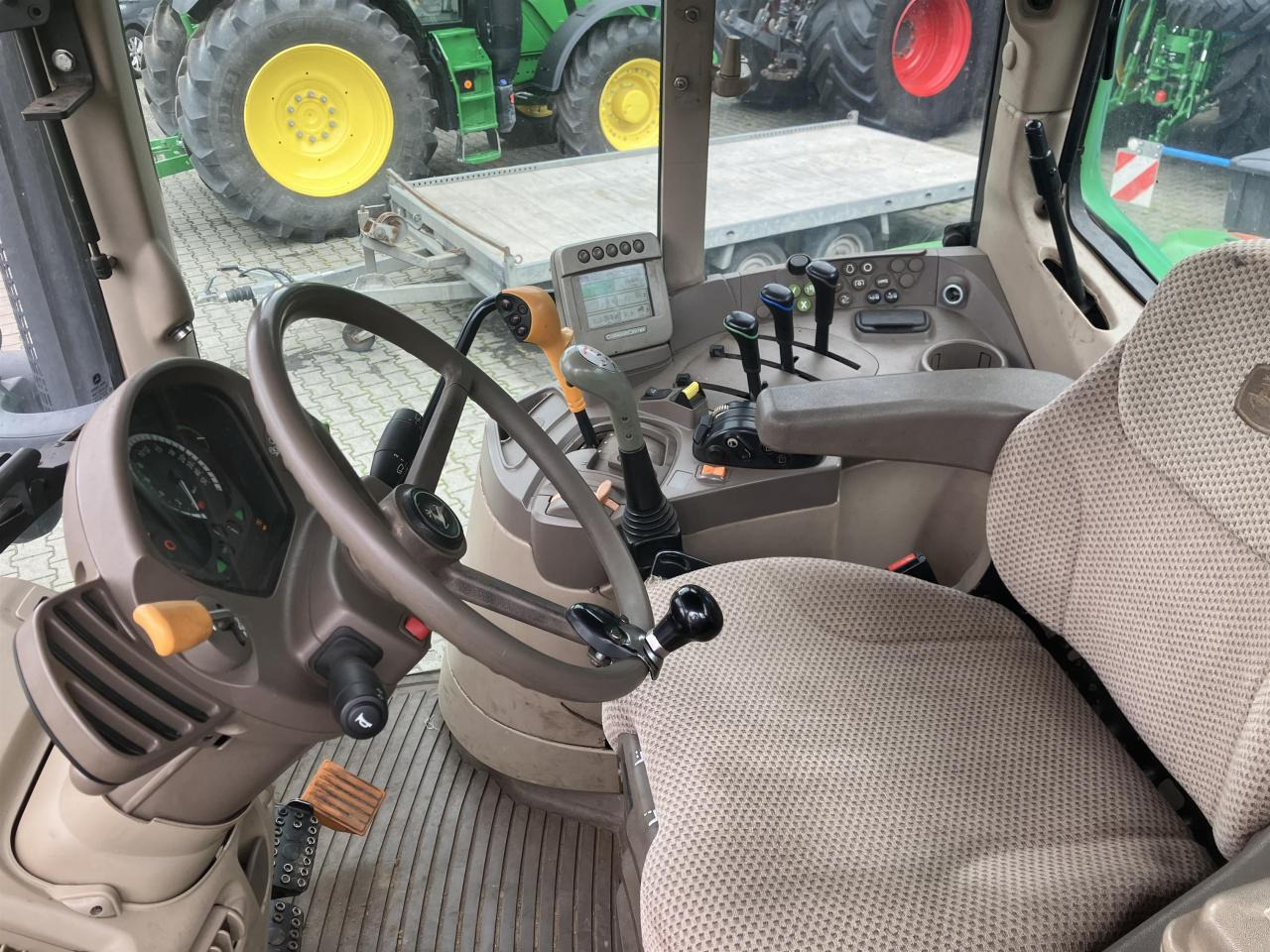 John Deere 6630 PREMIUM - Трактор: фото 4 John Deere 6630 PREMIUM - Трактор: фото 4