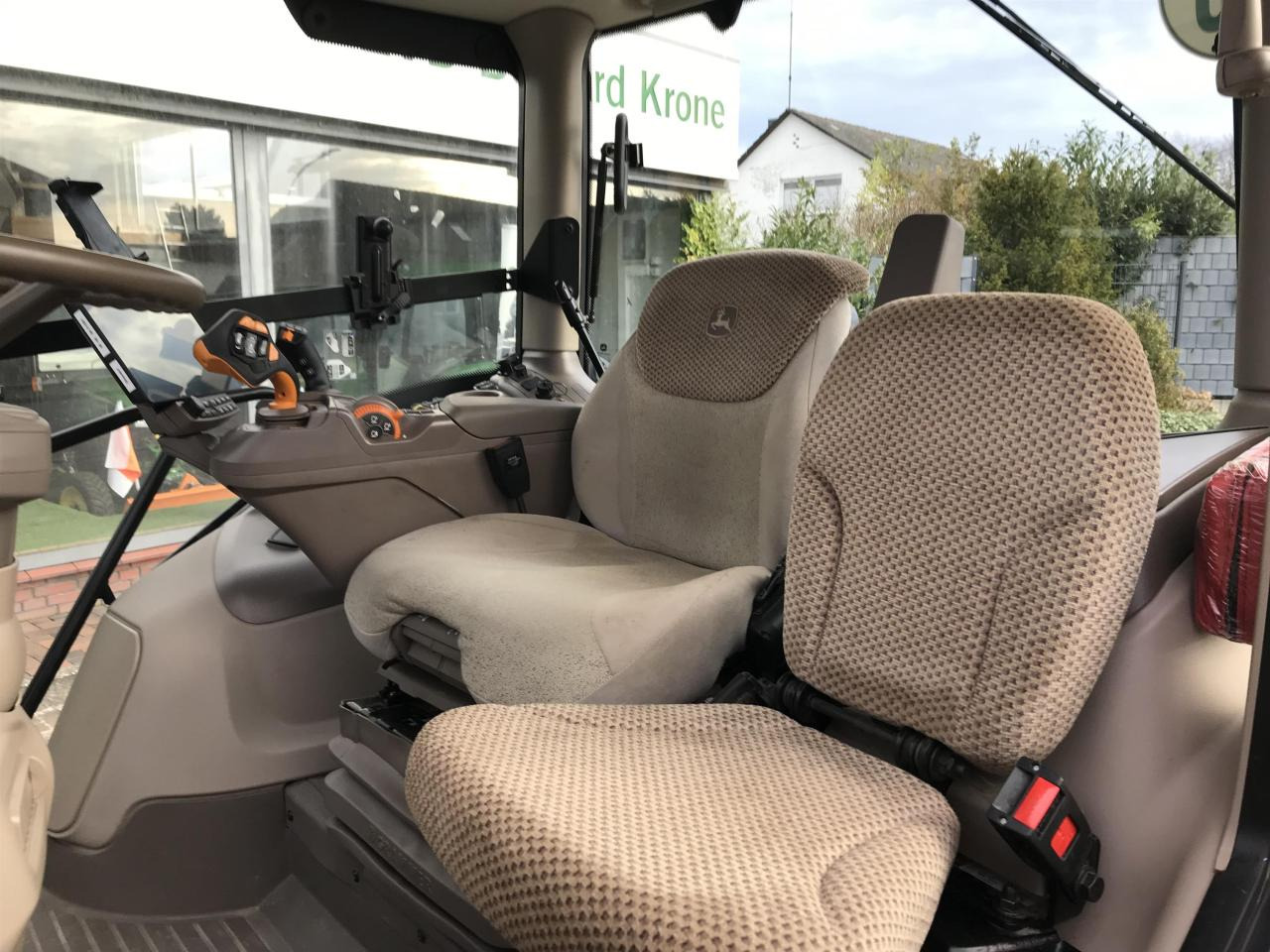 John Deere 6R 140 - Трактор: фото 2 John Deere 6R 140 - Трактор: фото 2