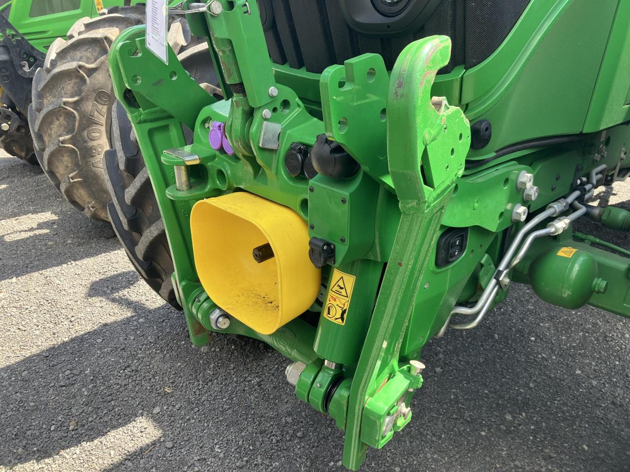 John Deere 6R 185 - Трактор: фото 2 John Deere 6R 185 - Трактор: фото 2