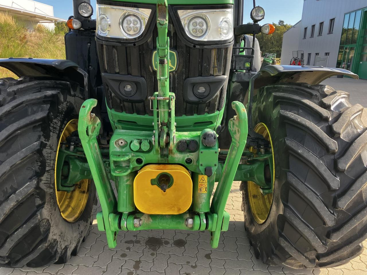 John Deere 6R 185 - Трактор: фото 4 John Deere 6R 185 - Трактор: фото 4