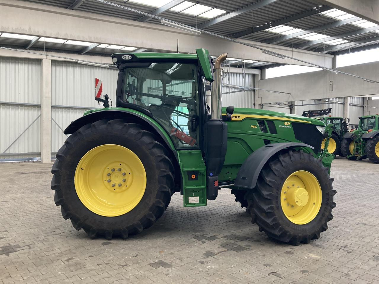 John Deere 6R 185 - Трактор: фото 5 John Deere 6R 185 - Трактор: фото 5