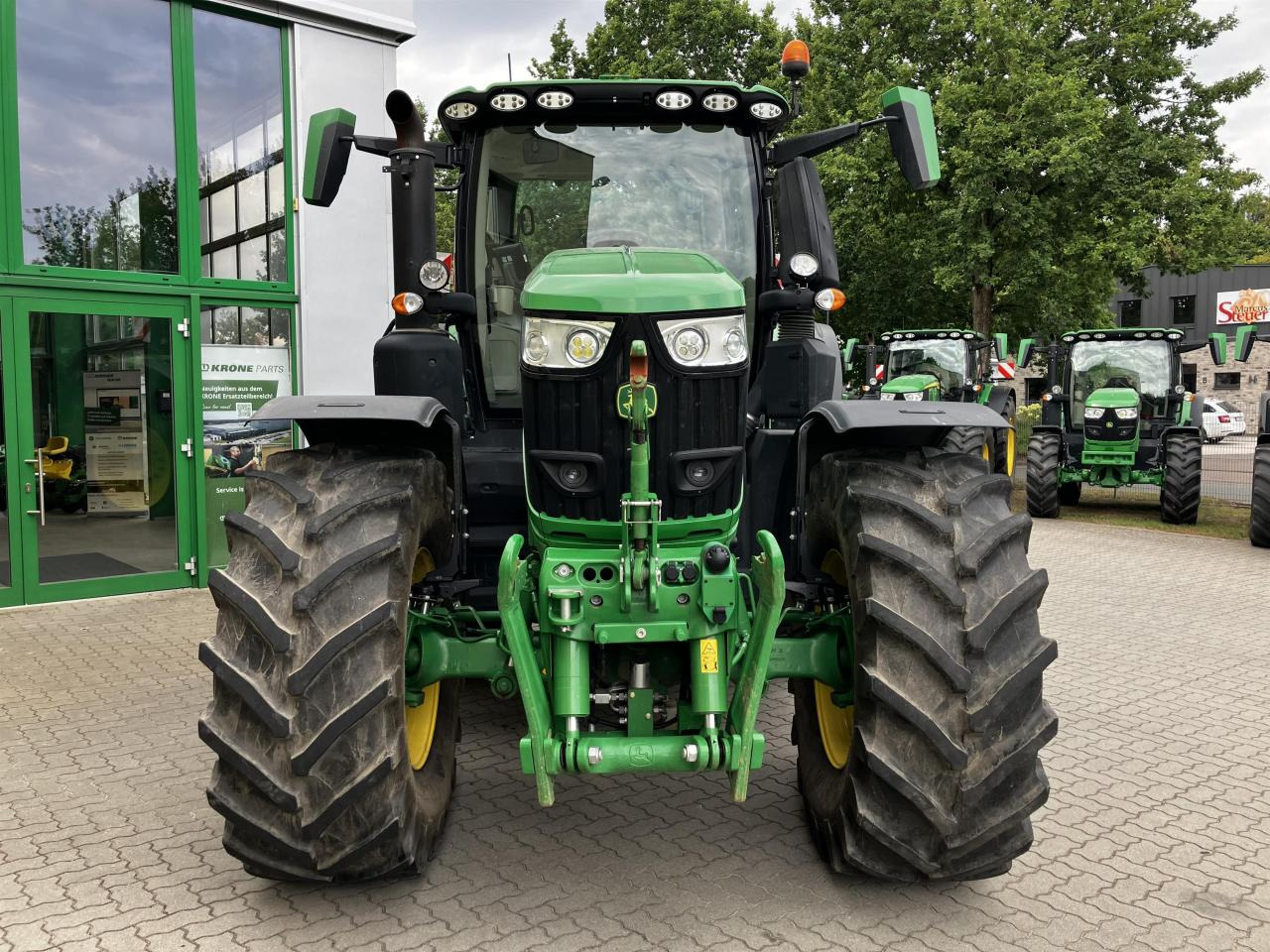 John Deere 6R 250 - Трактор: фото 3 John Deere 6R 250 - Трактор: фото 3