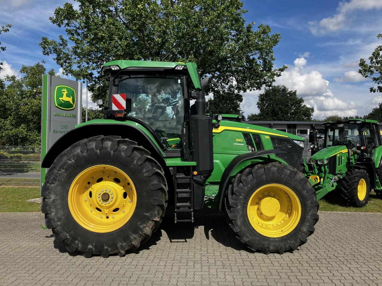 John Deere 7R 290 (MY21) - Трактор: фото 2 John Deere 7R 290 (MY21) - Трактор: фото 2