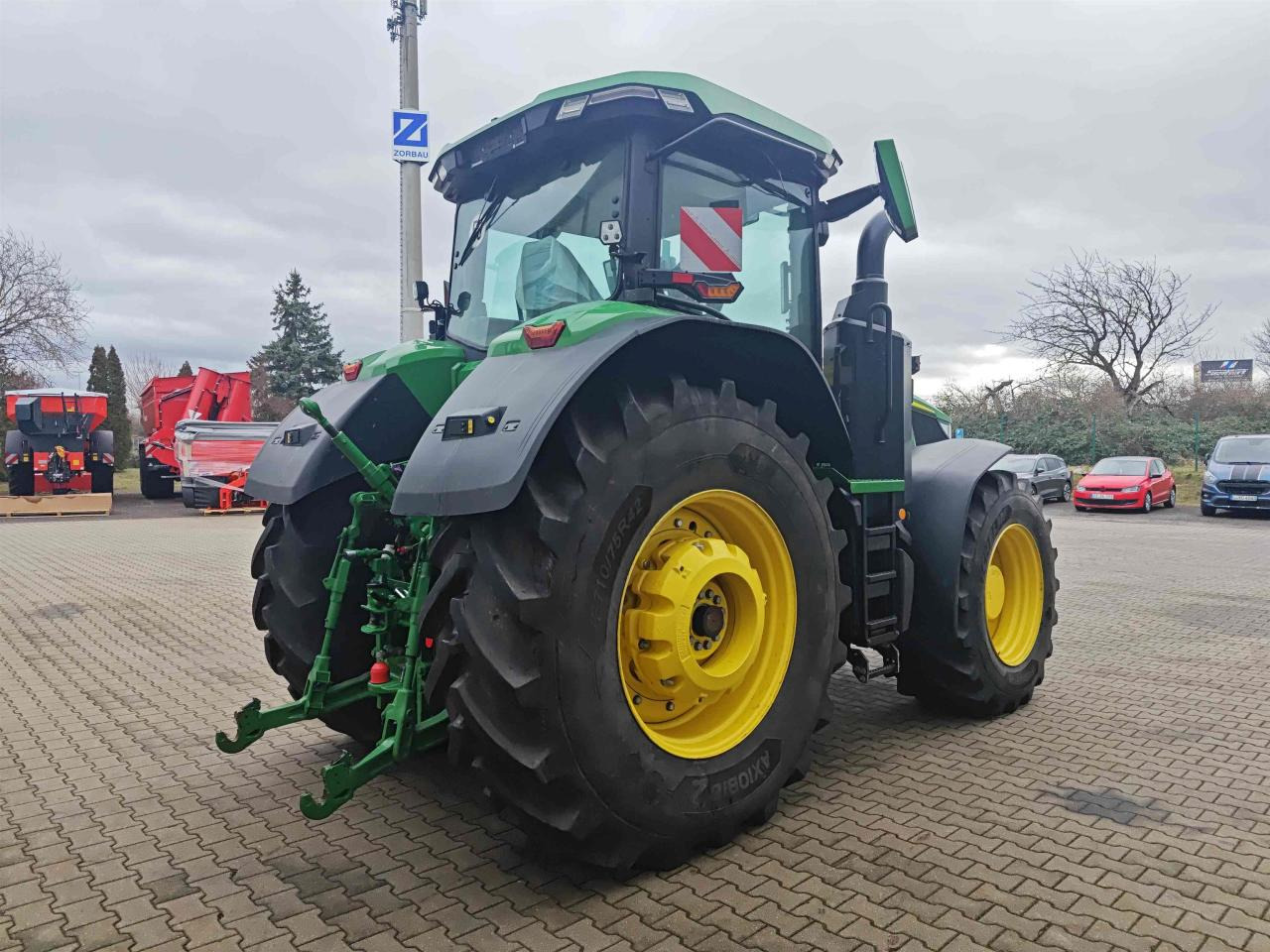 John Deere 7R 330 - Трактор: фото 4 John Deere 7R 330 - Трактор: фото 4