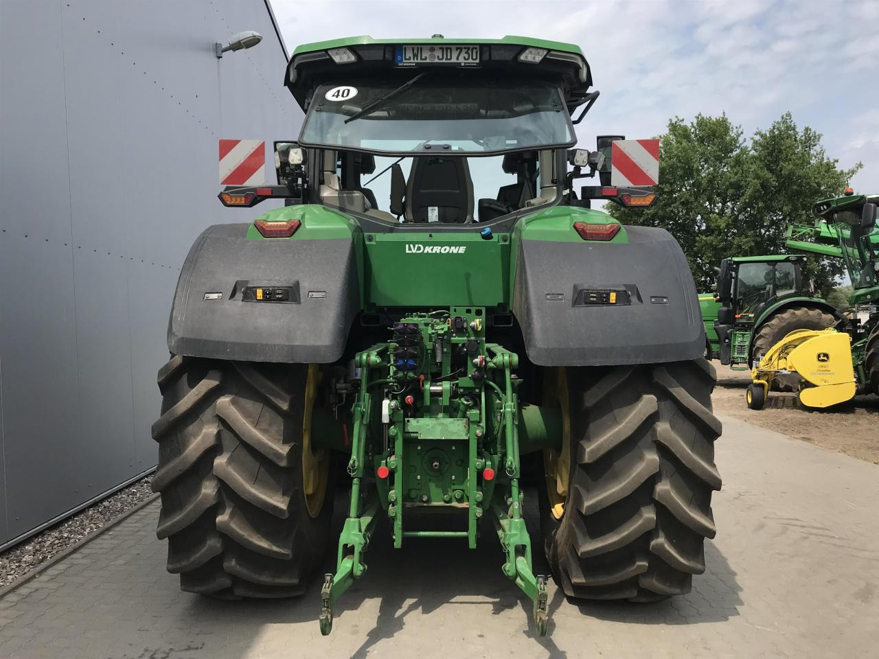 John Deere 7R 330 - Трактор: фото 5 John Deere 7R 330 - Трактор: фото 5