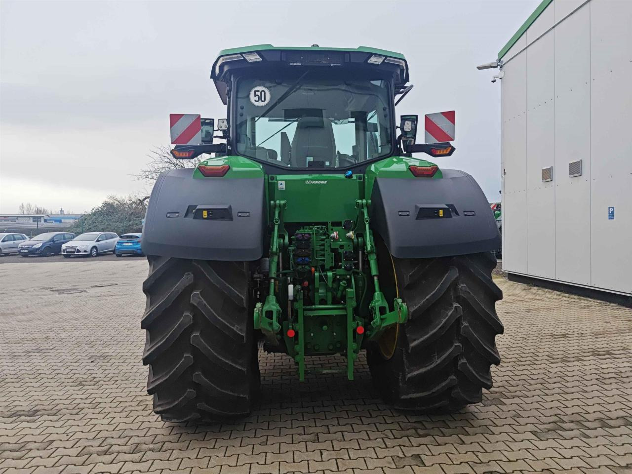 John Deere 7R 330 - Трактор: фото 4 John Deere 7R 330 - Трактор: фото 4