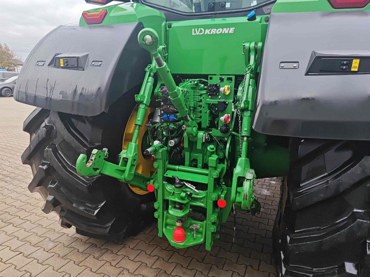 John Deere 7R 330 - Трактор: фото 5 John Deere 7R 330 - Трактор: фото 5
