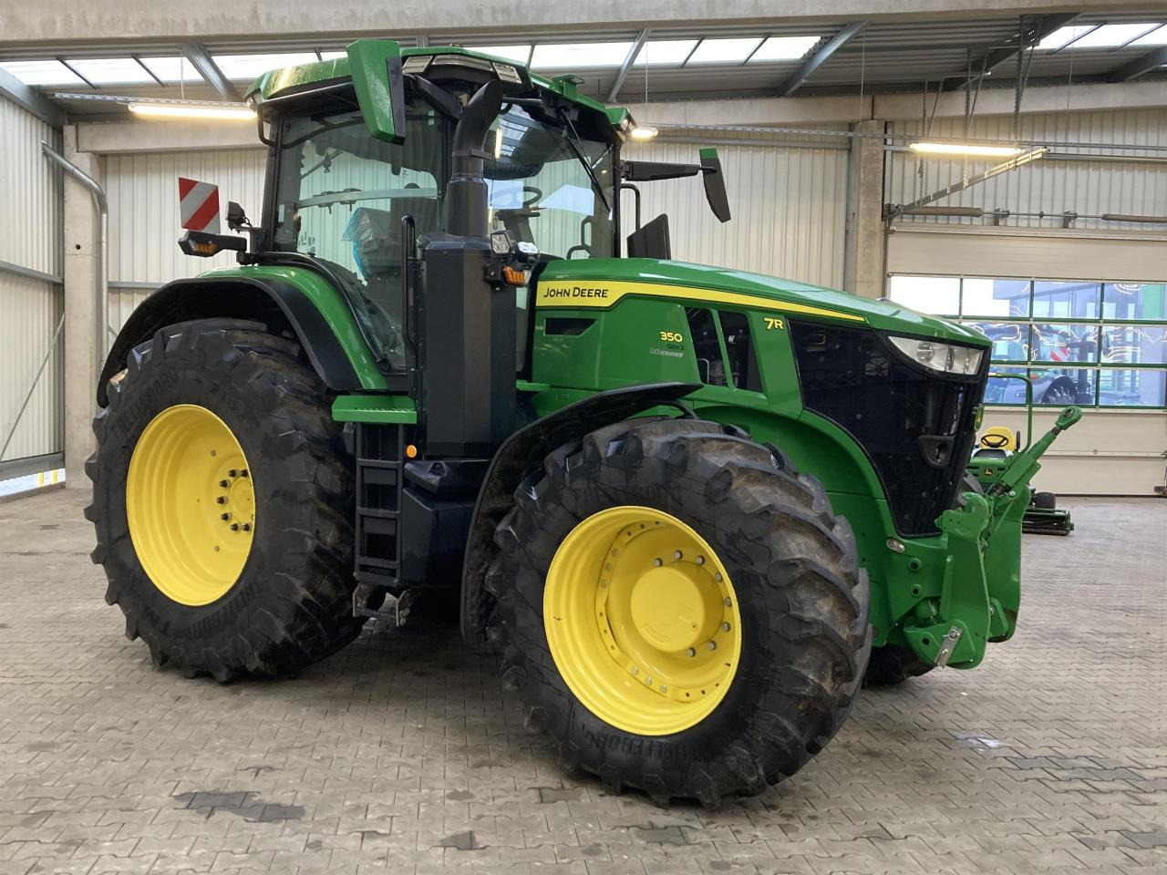 John Deere 7R 350 - Трактор: фото 3 John Deere 7R 350 - Трактор: фото 3