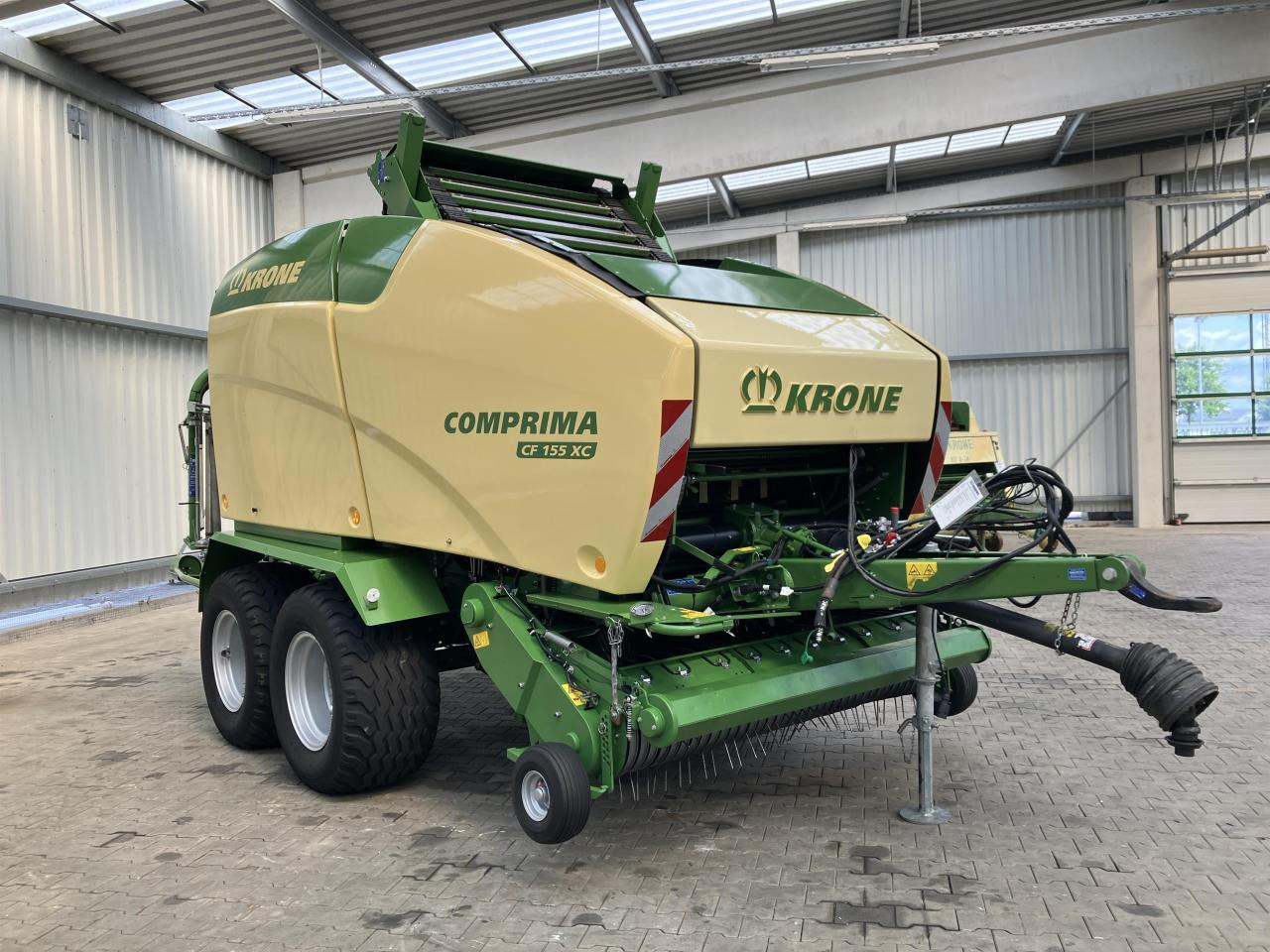 Krone CF 155 XC Comprima - Пресс-подборщик рулонный: фото 1 Krone CF 155 XC Comprima - Пресс-подборщик рулонный: фото 1