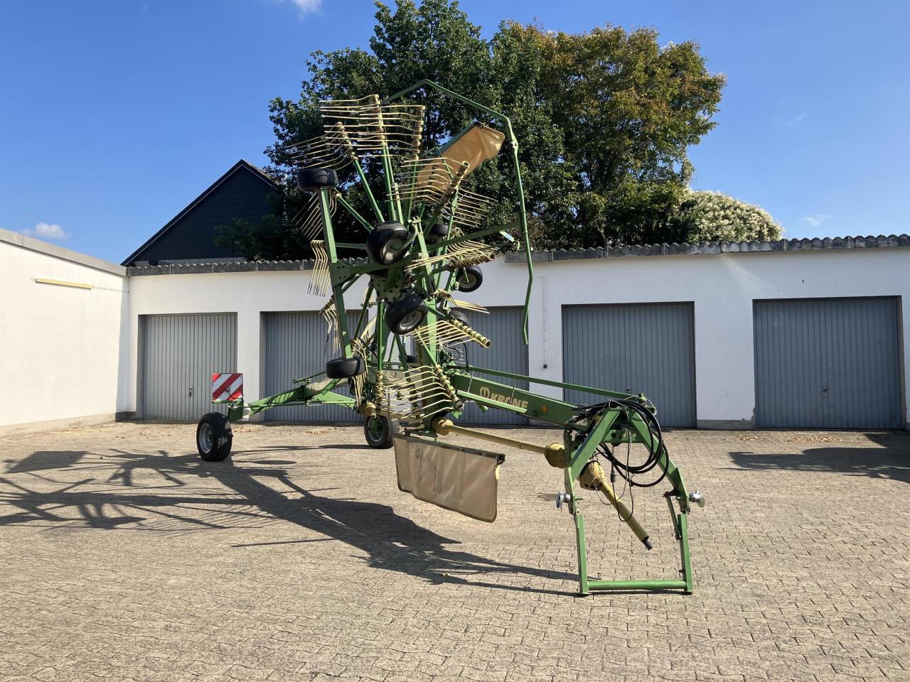 Krone SWADRO 810 - Сеноворошилка: фото 2 Krone SWADRO 810 - Сеноворошилка: фото 2