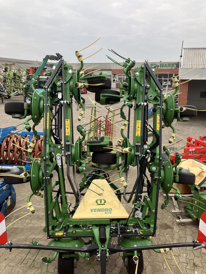 Krone Vendro 1020 - Сеноворошилка: фото 2 Krone Vendro 1020 - Сеноворошилка: фото 2