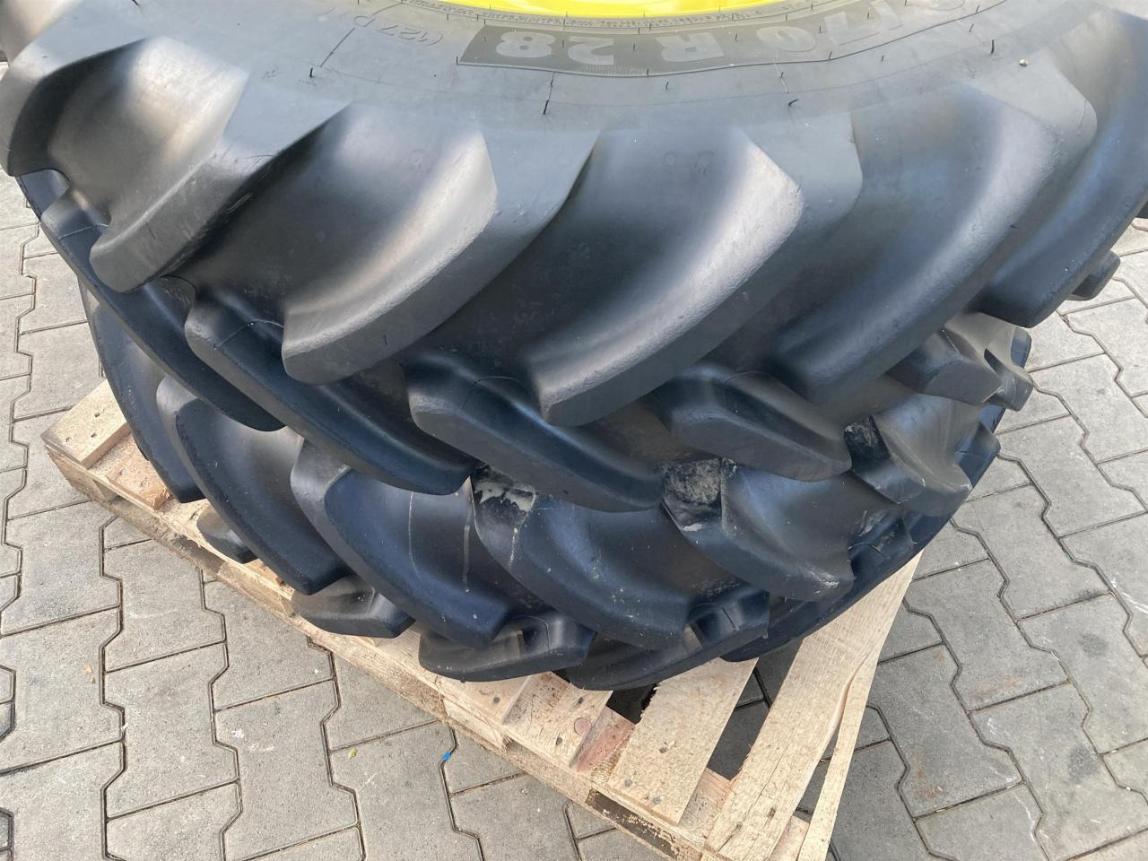 Michelin 380/70R28 - Шина для Сельскохозяйственной техники: фото 3 Michelin 380/70R28 - Шина для Сельскохозяйственной техники: фото 3