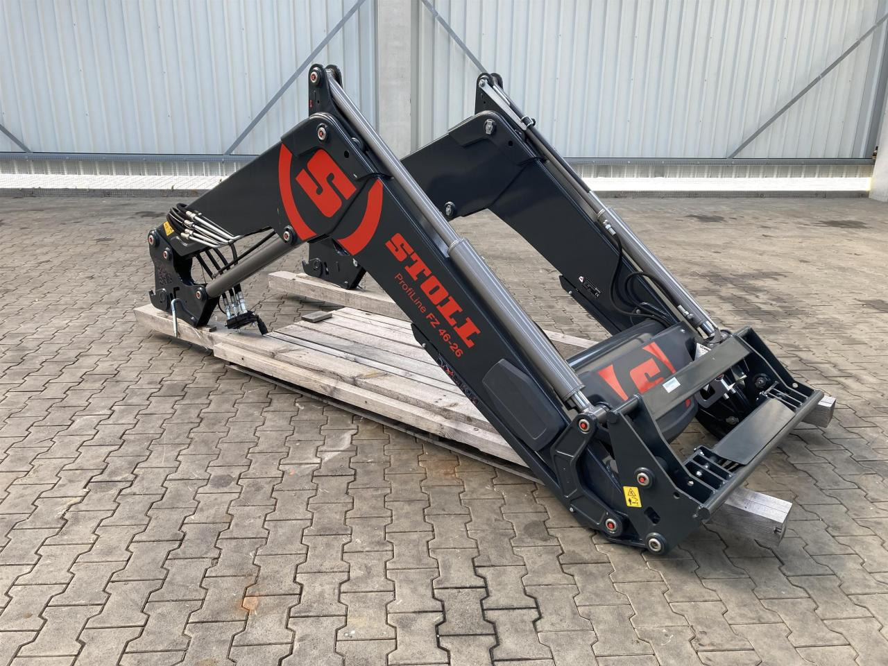 Stoll FZ 46-26.1 - Фронтальный погрузчик для трактора: фото 1 Stoll FZ 46-26.1 - Фронтальный погрузчик для трактора: фото 1