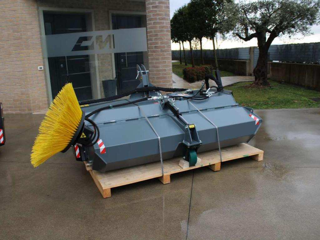 CM Crusher CBS 150 Sweeping Bucket - Щетка для Мини-погрузчиков с бортовым поворотом: фото 1 CM Crusher CBS 150 Sweeping Bucket - Щетка для Мини-погрузчиков с бортовым поворотом: фото 1