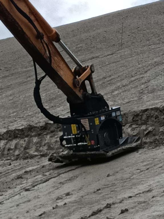 CM Crusher PV 60.100 Vibrating Plate - Виброплита: фото 1 CM Crusher PV 60.100 Vibrating Plate - Виброплита: фото 1