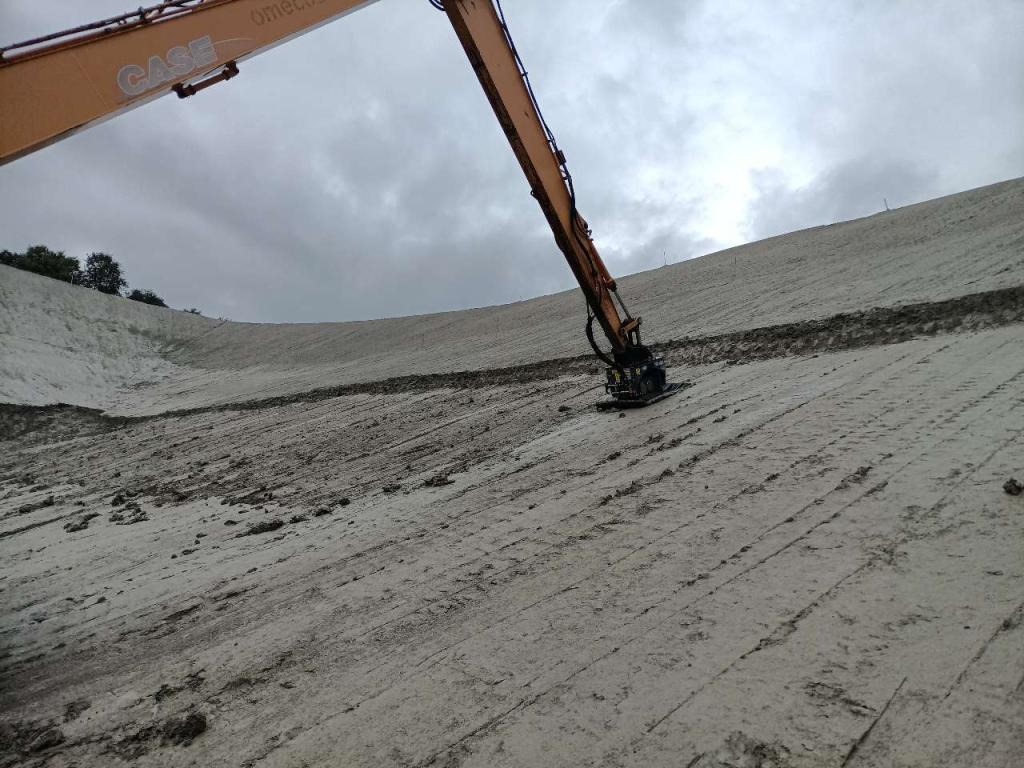 CM Crusher PV 60.100 Vibrating Plate - Виброплита: фото 2 CM Crusher PV 60.100 Vibrating Plate - Виброплита: фото 2