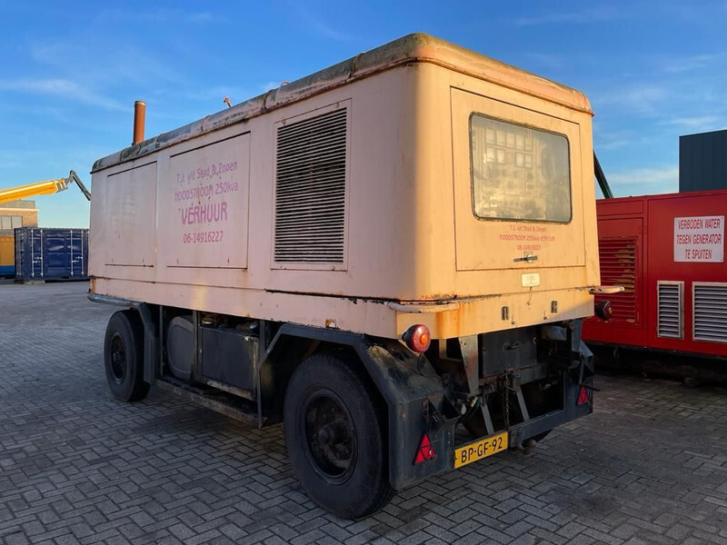 Deutz F12M 716 Bredenoord AEG 250 kVA Silent generatorset op aanhanger - Электрогенератор: фото 1 Deutz F12M 716 Bredenoord AEG 250 kVA Silent generatorset op aanhanger - Электрогенератор: фото 1
