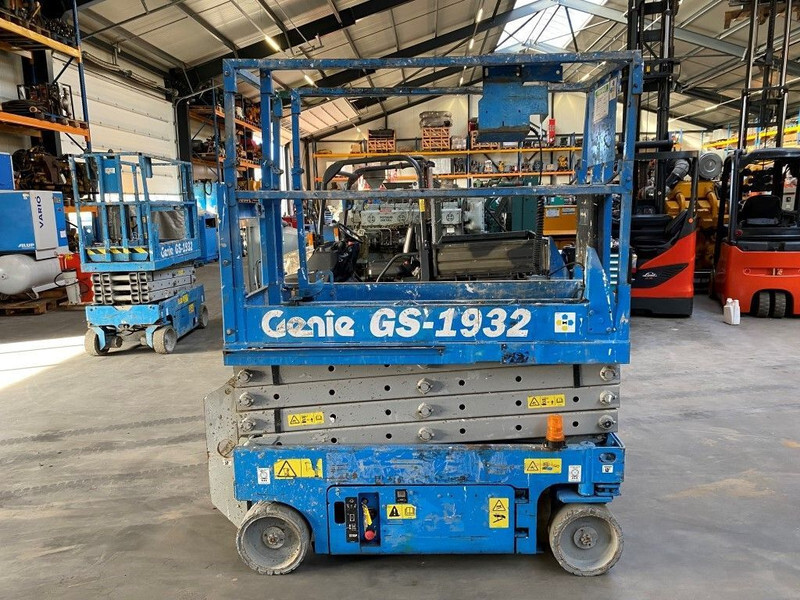 Ножничный подъемник Genie GS 1932 Elektrische Schaarhoogwerker 7.8 meter werkhoogte 304 uur !: фото 7