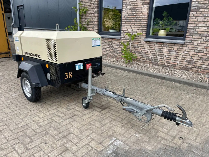 Ingersoll Rand 731 Isuzu diesel, 3,1 m3 - 7 Bar mobiele compressor LOW HOURS! - Воздушный компрессор: фото 2 Ingersoll Rand 731 Isuzu diesel, 3,1 m3 - 7 Bar mobiele compressor LOW HOURS! - Воздушный компрессор: фото 2