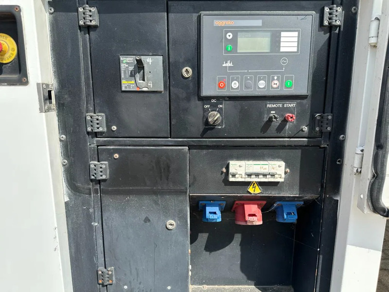 Iveco FPT F32 AM1A Leroy Somer 32 kVA Silent generatorset 216 hours ! - Электрогенератор: фото 2 Iveco FPT F32 AM1A Leroy Somer 32 kVA Silent generatorset 216 hours ! - Электрогенератор: фото 2