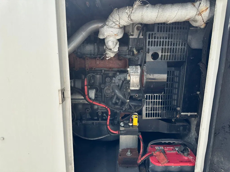 Iveco FPT F32 AM1A Leroy Somer 32 kVA Silent generatorset 216 hours ! - Электрогенератор: фото 3 Iveco FPT F32 AM1A Leroy Somer 32 kVA Silent generatorset 216 hours ! - Электрогенератор: фото 3